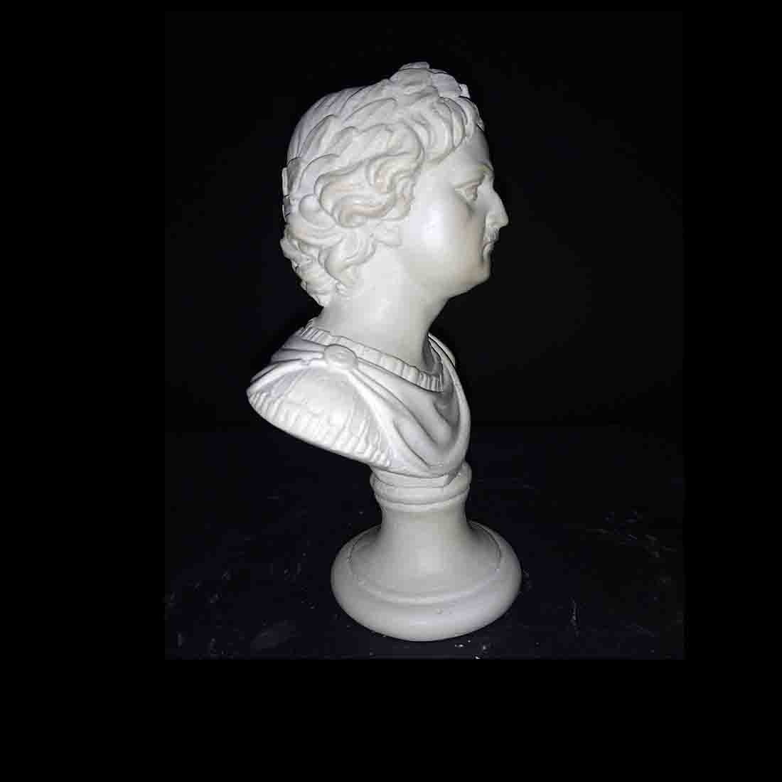 gipsovaya-figura-byust-petra-i 4