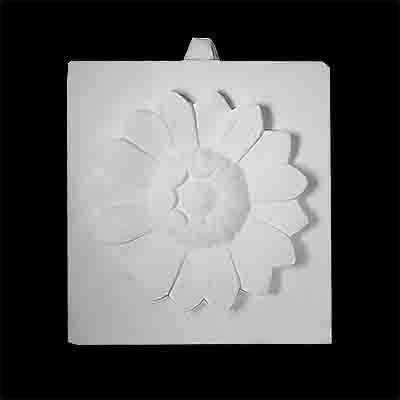 gipsovaya-figura-rozetka-cvetok