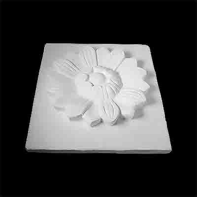 gipsovaya-figura-rozetka-cvetok1