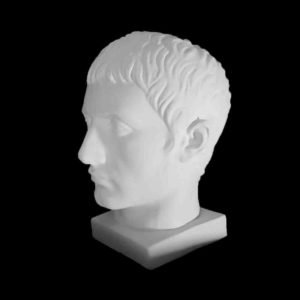 gipsovaya-figura-golova-germanika